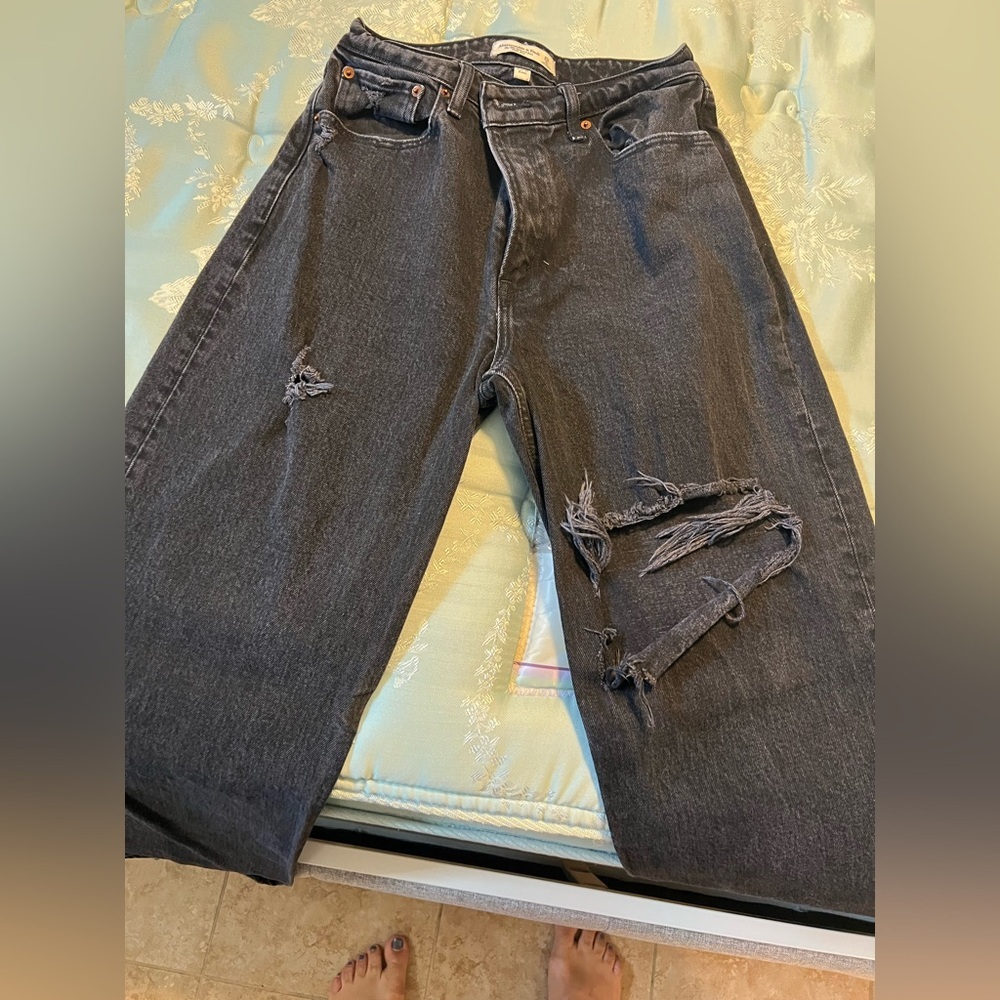 Abercrombie & Fitch Women’s Jeans - The 90’s relaxed Jean high rise